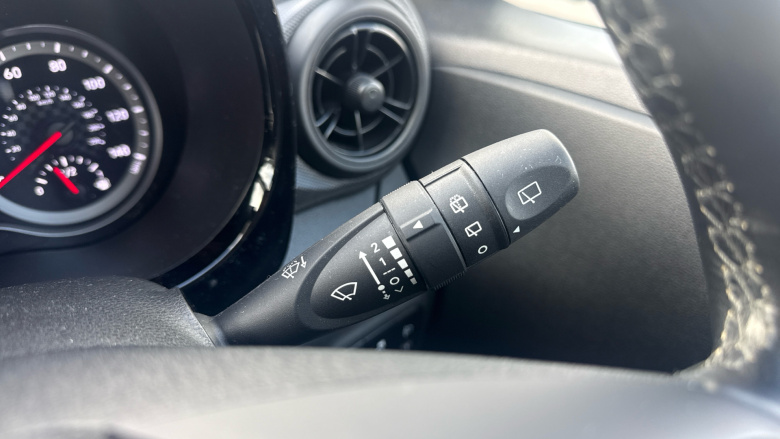 Hyundai i10 1.0 MPi SE Connect 5dr Petrol Hatchback